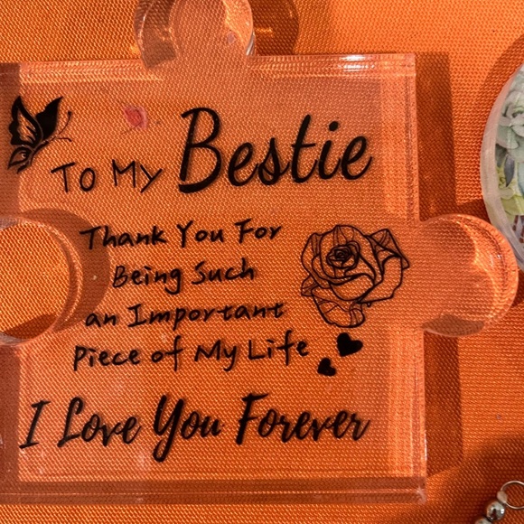 Heart and Puzzle Piece Friendship Decor Set - Picture 4 of 5